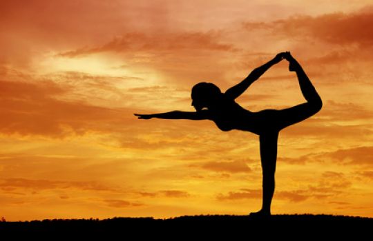 Dehnbarkeit und Flexibilität werden beim Yoga trainiert.