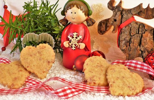 Durch die Hildegard-Gewürzmischung schmecken die Kekse schön weihnachtlich.