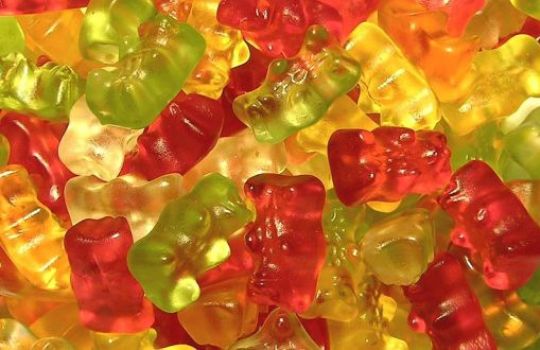 Viele Lebensmittel werden mit Gelatine hergestellt.